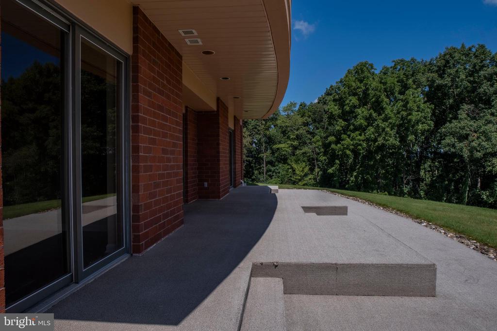 455 WINDMERE DRIVE Unit: LLC