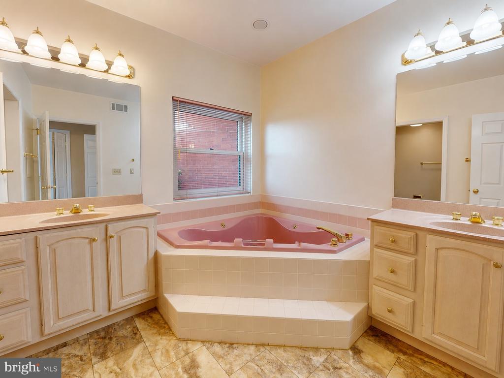 455 WINDMERE DRIVE Unit: LLC
