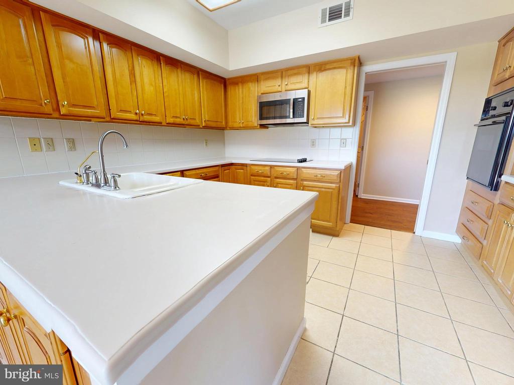 455 WINDMERE DRIVE Unit: LLC