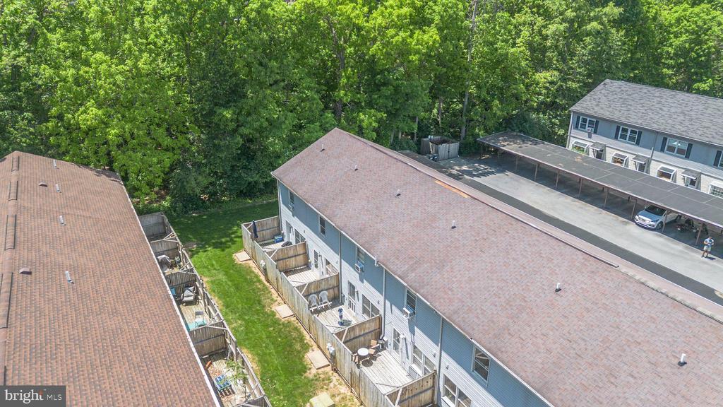2076 MARY ELLEN LANE