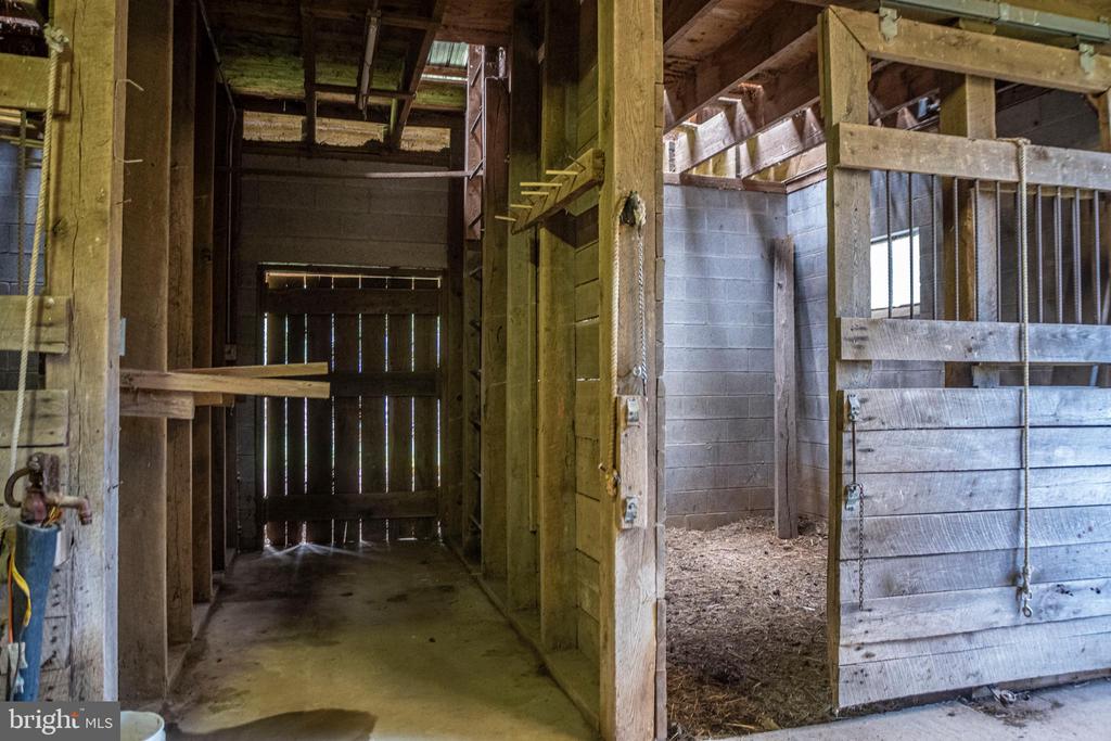 119 GEMSTONE FARM LANE