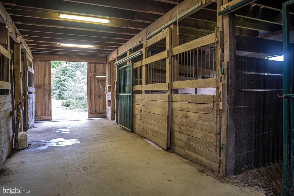 119 GEMSTONE FARM LANE