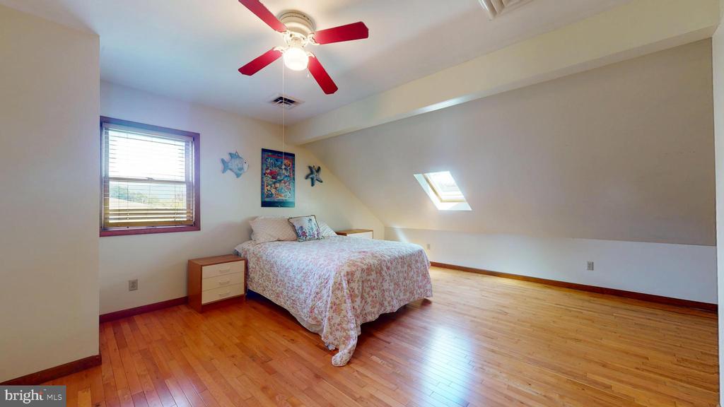 119 GEMSTONE FARM LANE