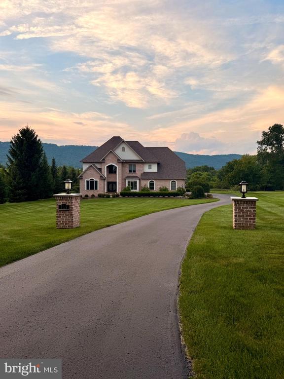 119 SALIX DRIVE