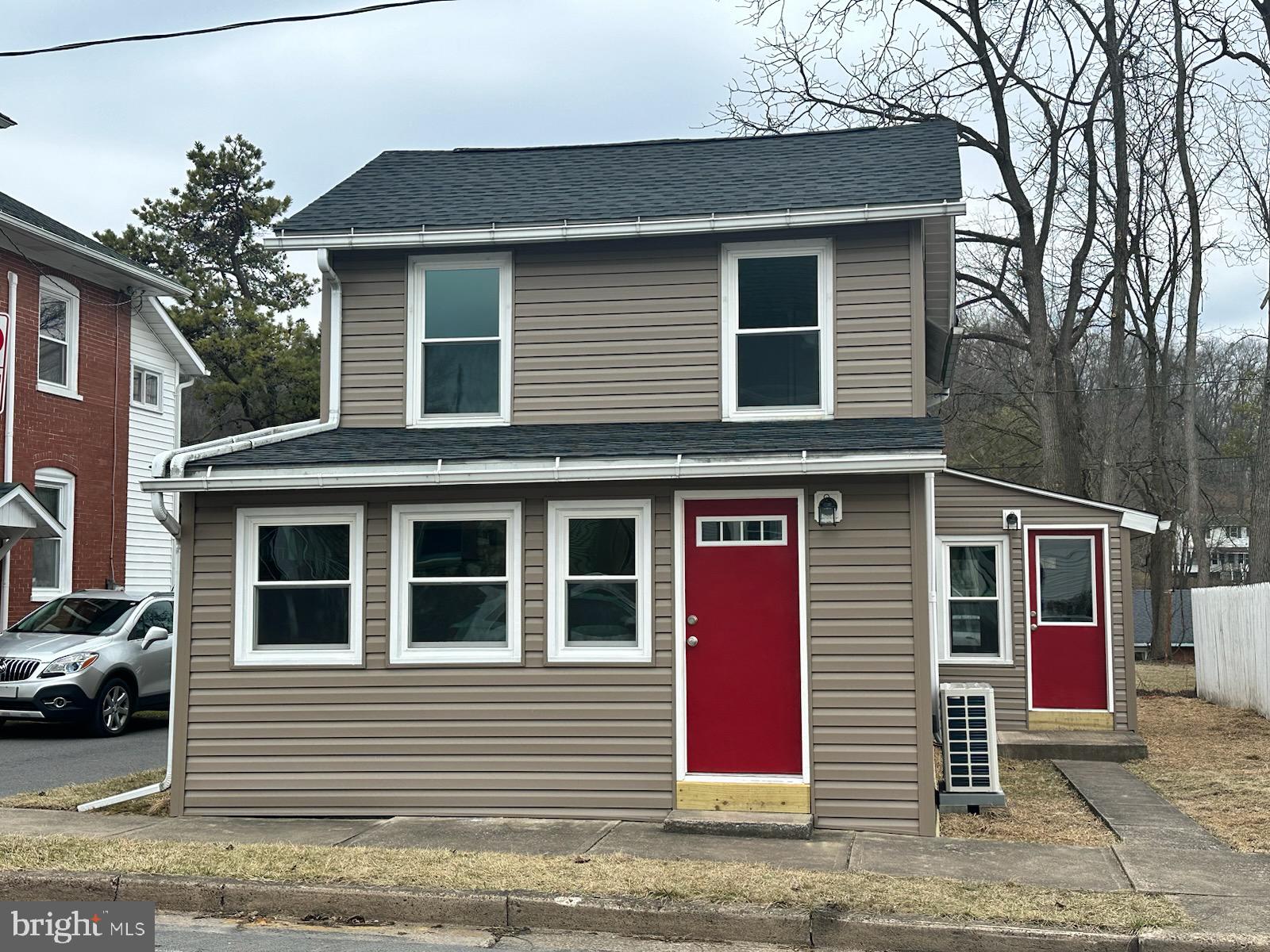 665 W 3RD STREET