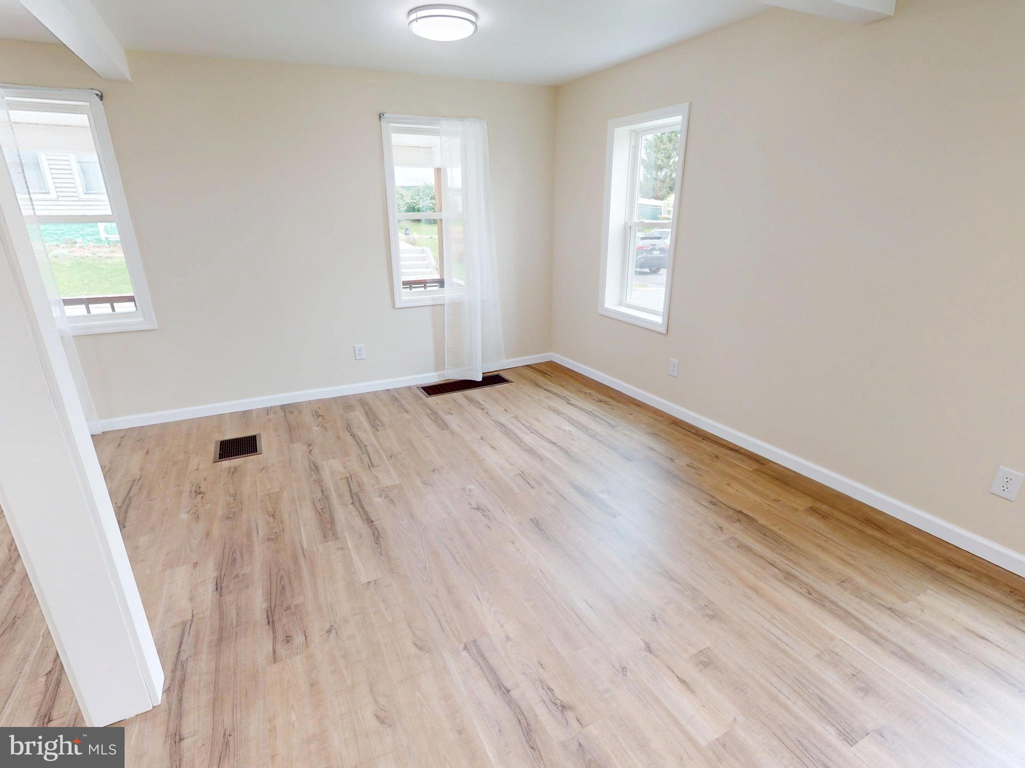 210 S CHESTNUT STREET