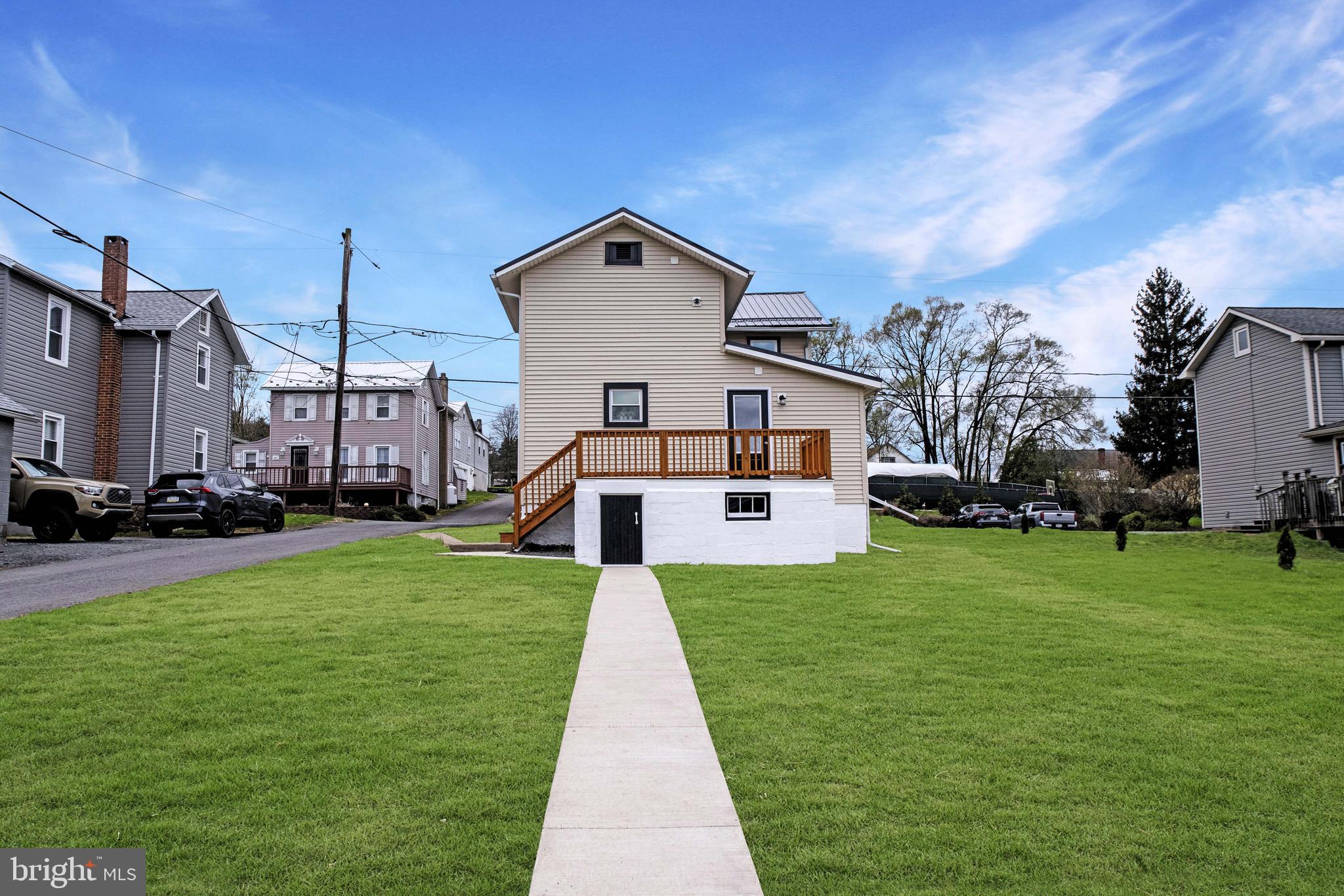 210 S CHESTNUT STREET