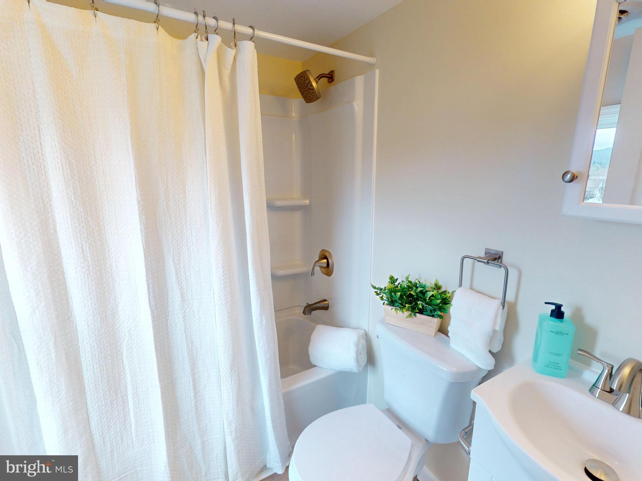 210 S CHESTNUT STREET