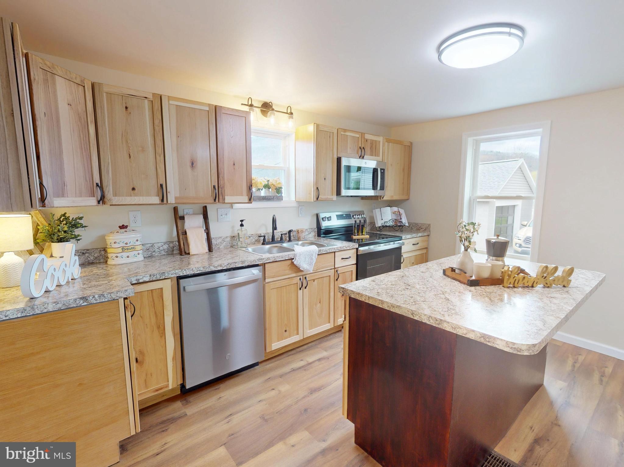 210 S CHESTNUT STREET