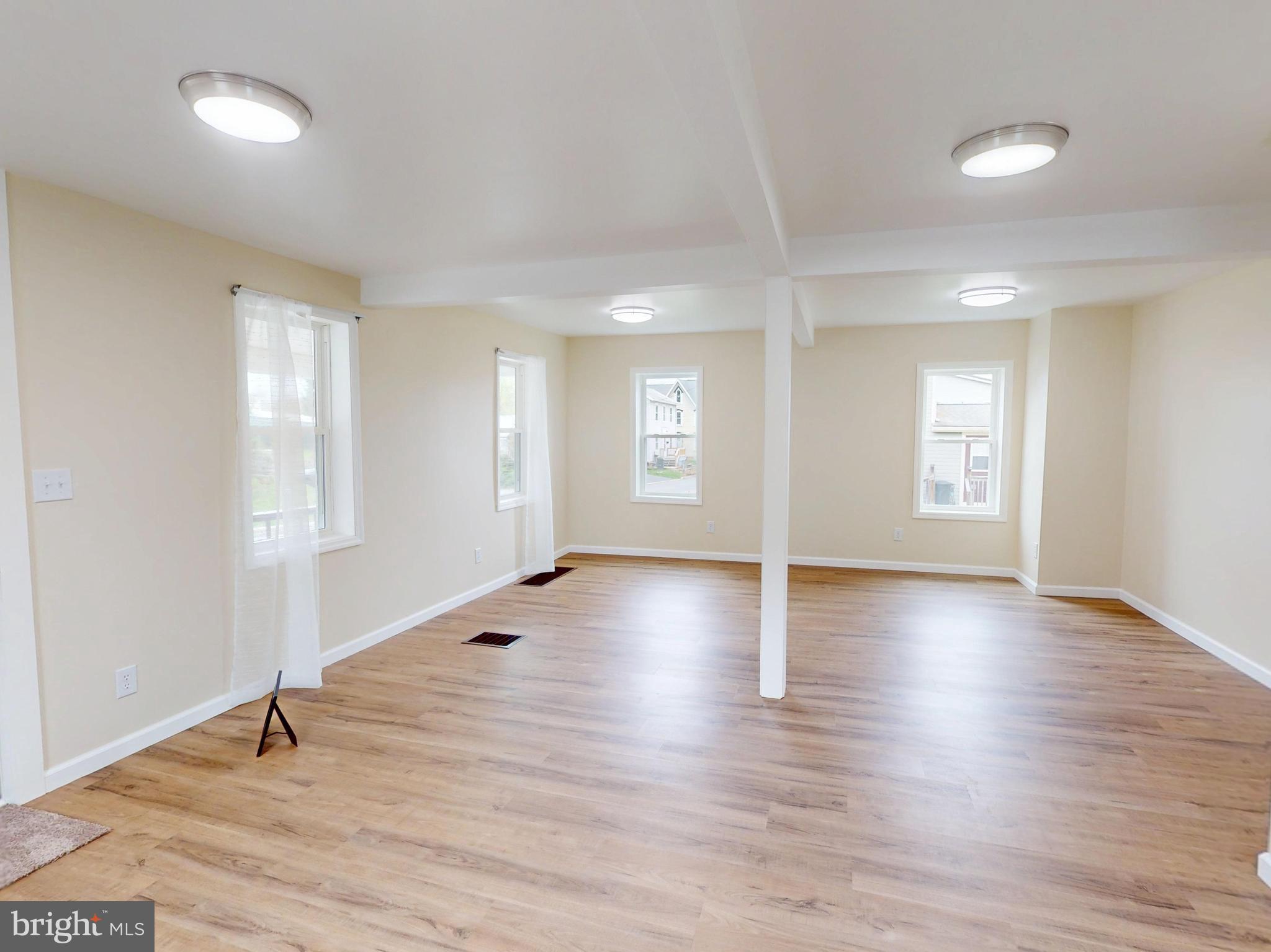 210 S CHESTNUT STREET