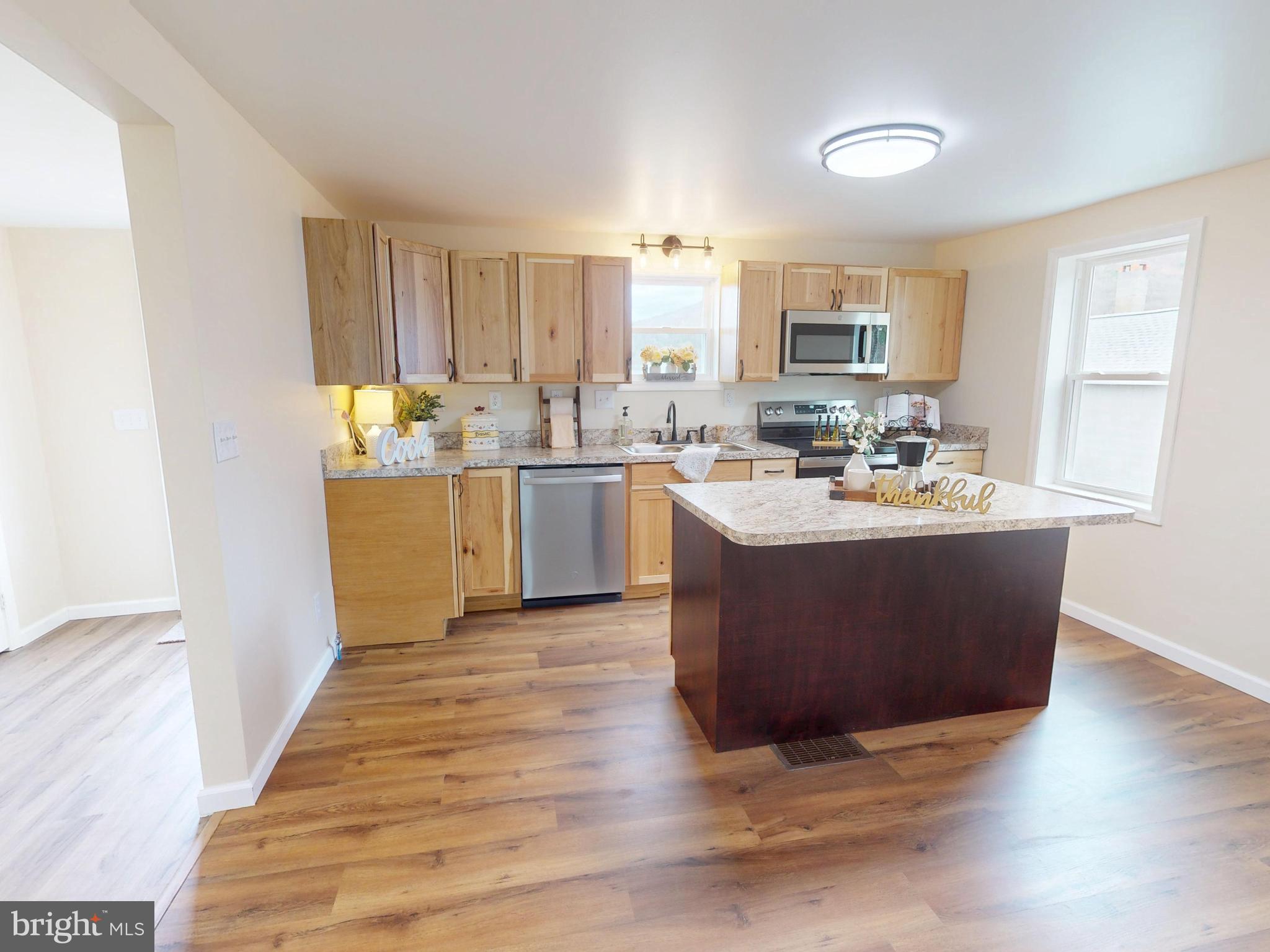 210 S CHESTNUT STREET