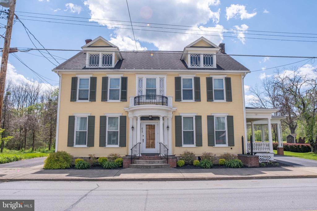 412 MAIN STREET