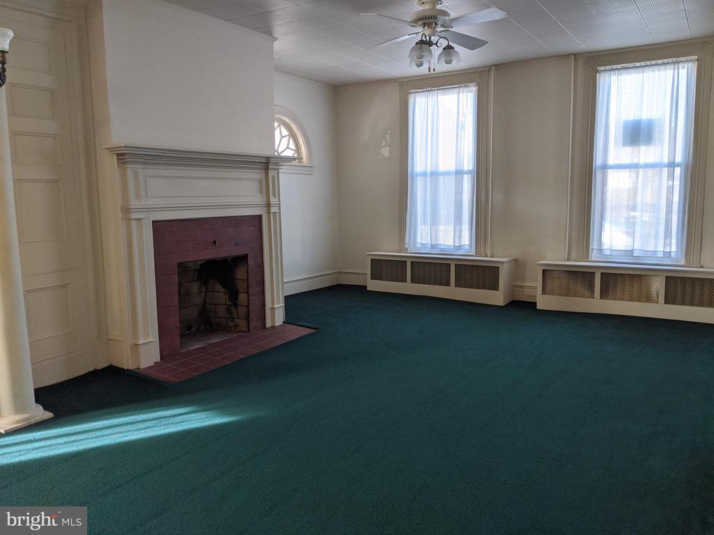 412 MAIN STREET