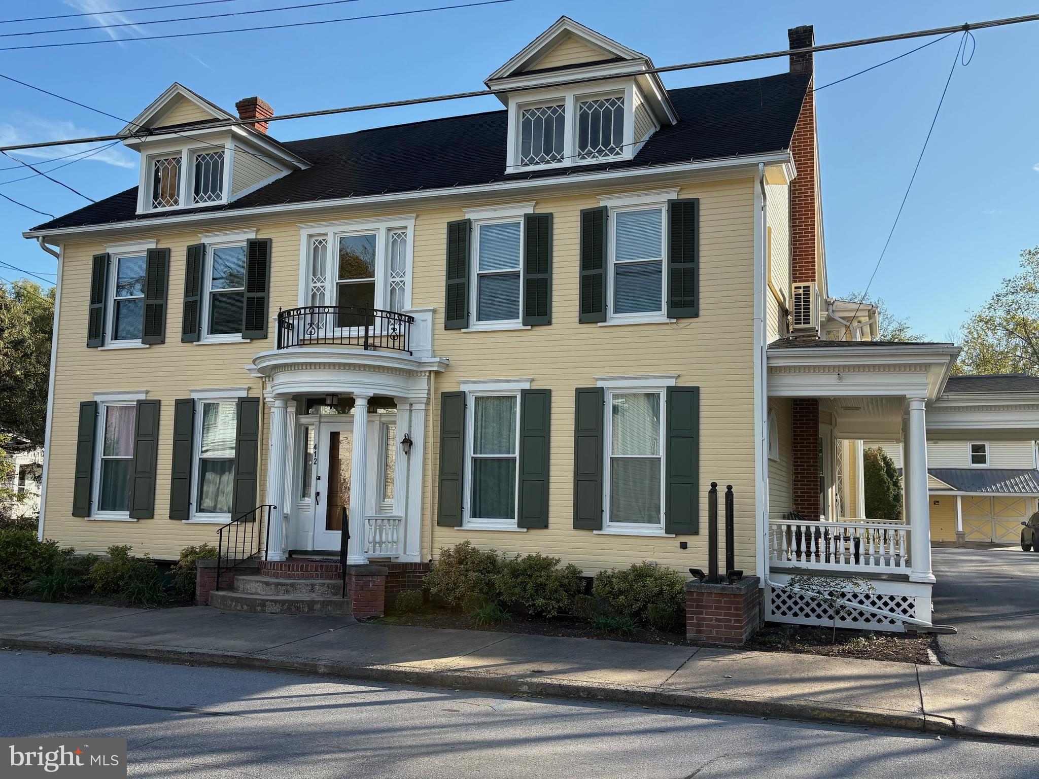 412 MAIN STREET
