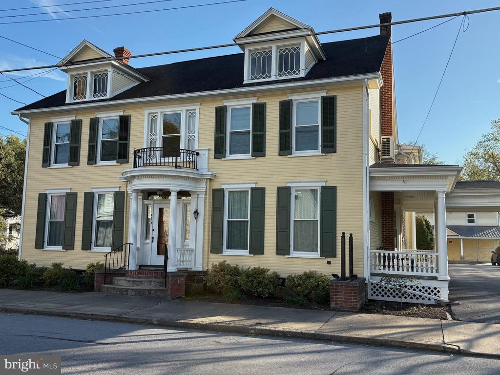 412 MAIN STREET