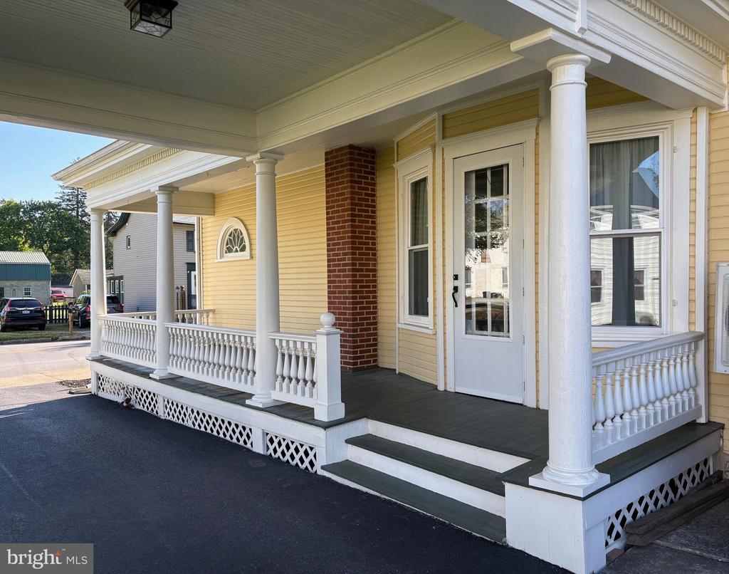 412 MAIN STREET