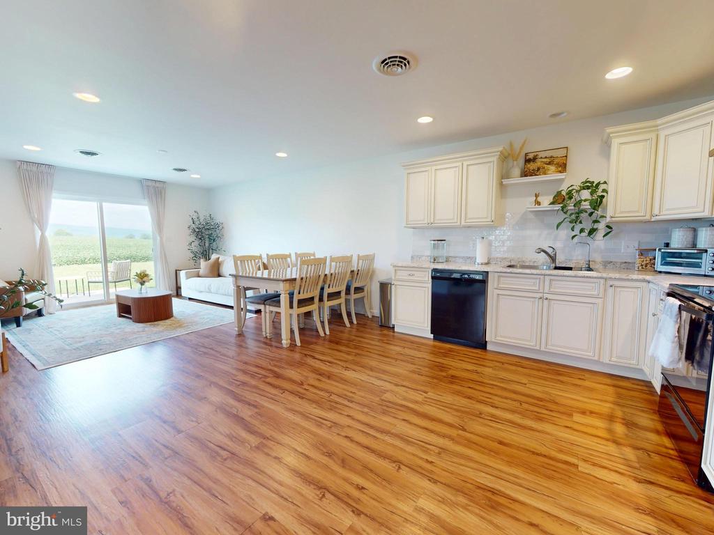 39 PACIFIC AVENUE