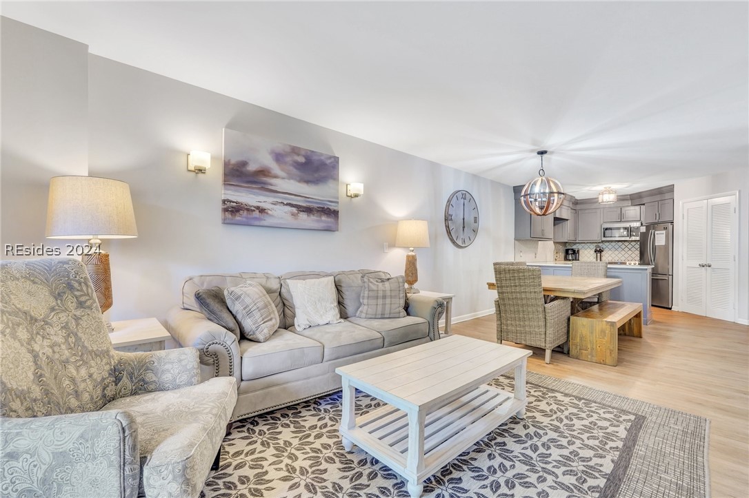 10 Lemoyne Avenue Unit: 408