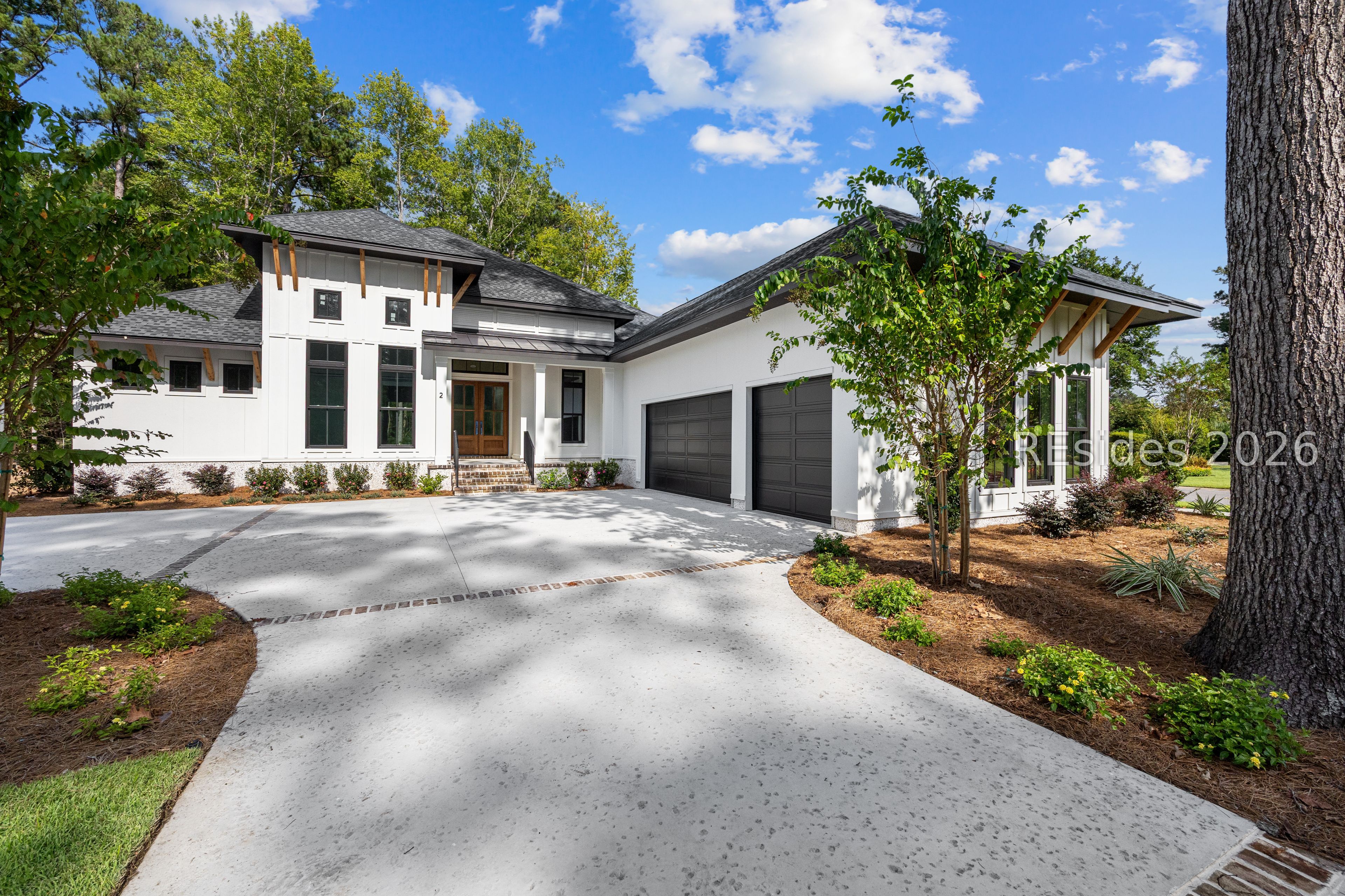 2 Woodside Circle