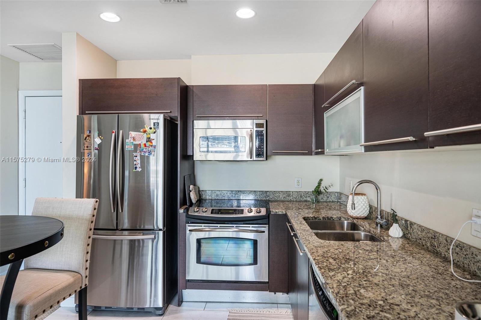 951 Brickell Ave # 909