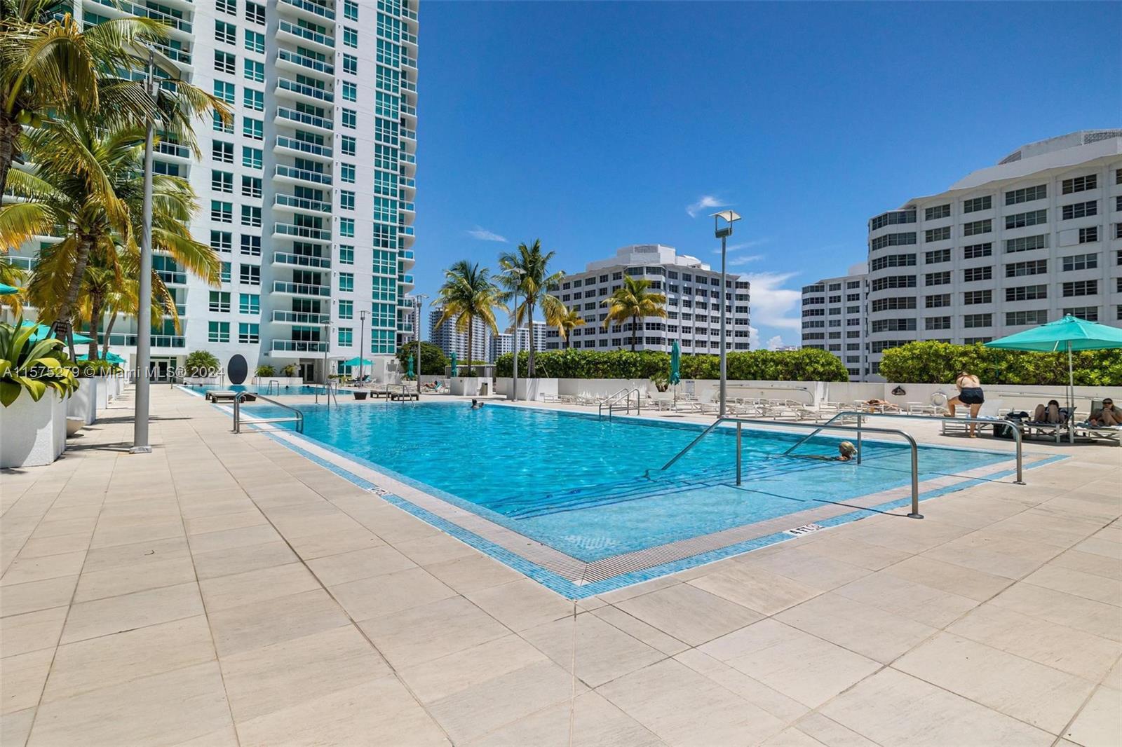 951 Brickell Ave # 909