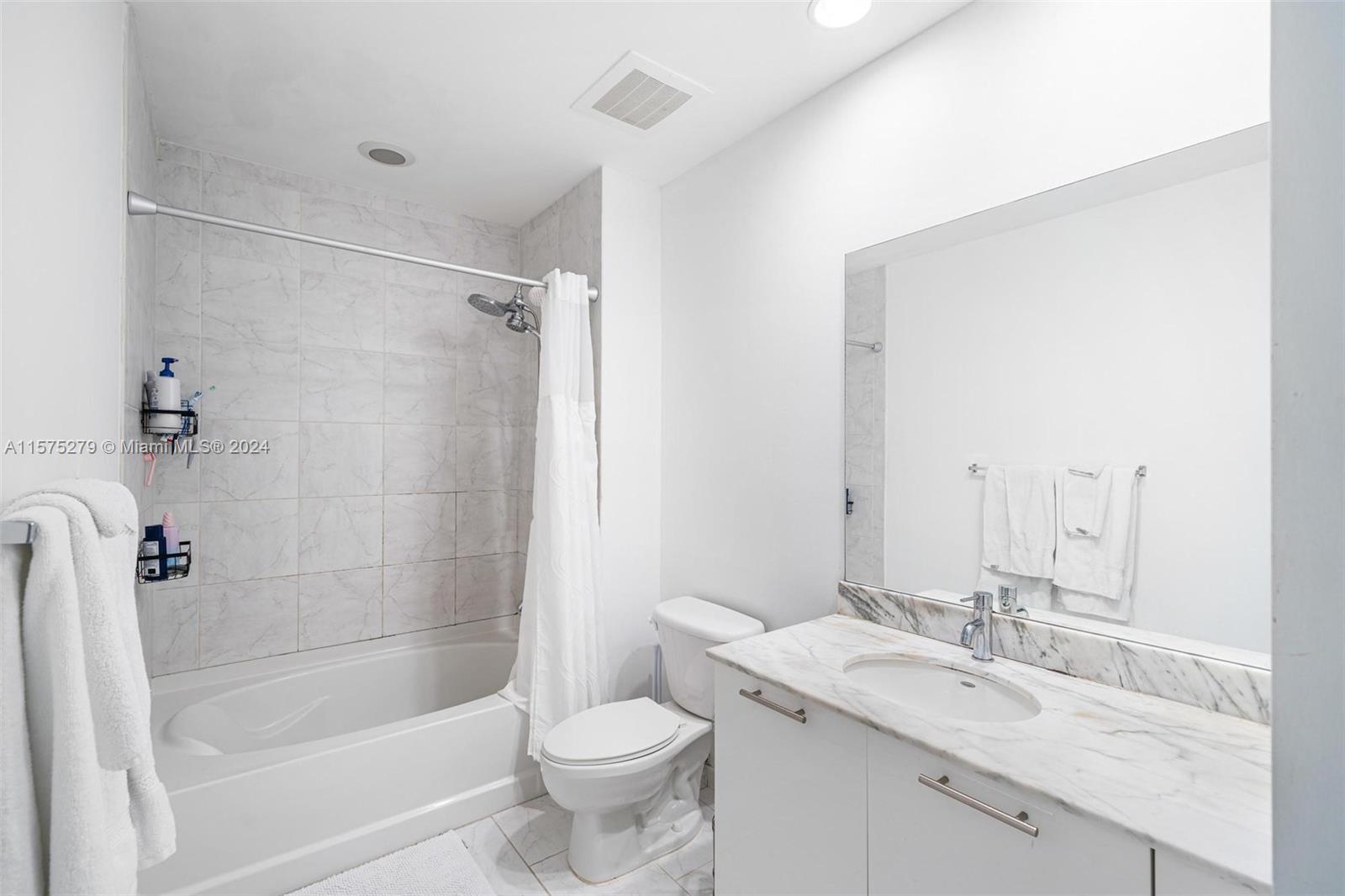 951 Brickell Ave # 909