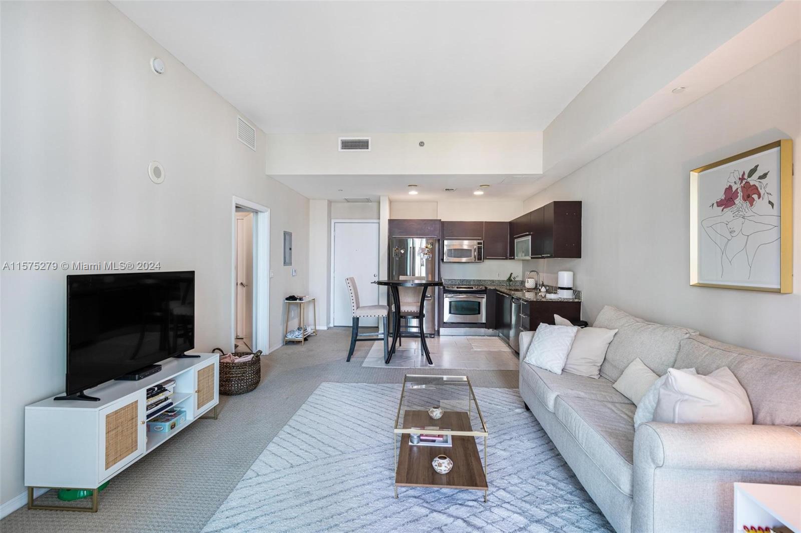 951 Brickell Ave # 909