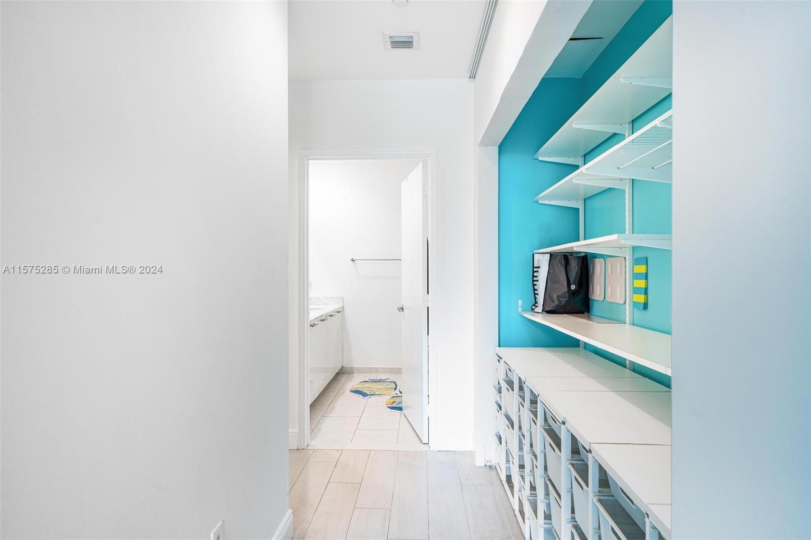 951 Brickell Ave # 911