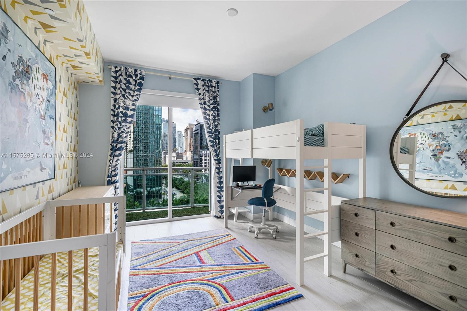 951 Brickell Ave # 911