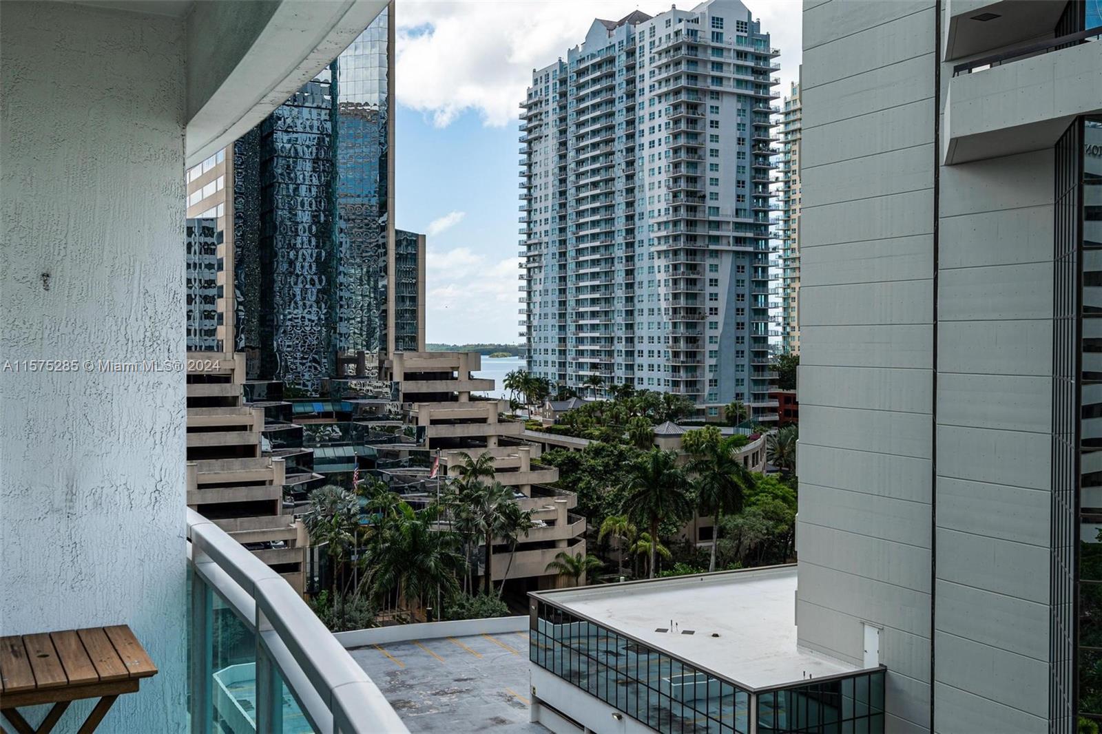 951 Brickell Ave # 911