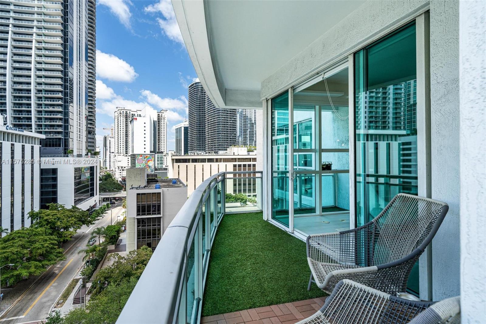 951 Brickell Ave # 911