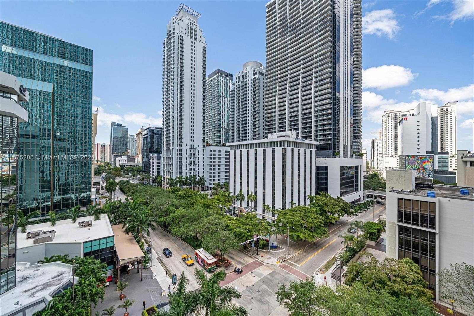 951 Brickell Ave # 911