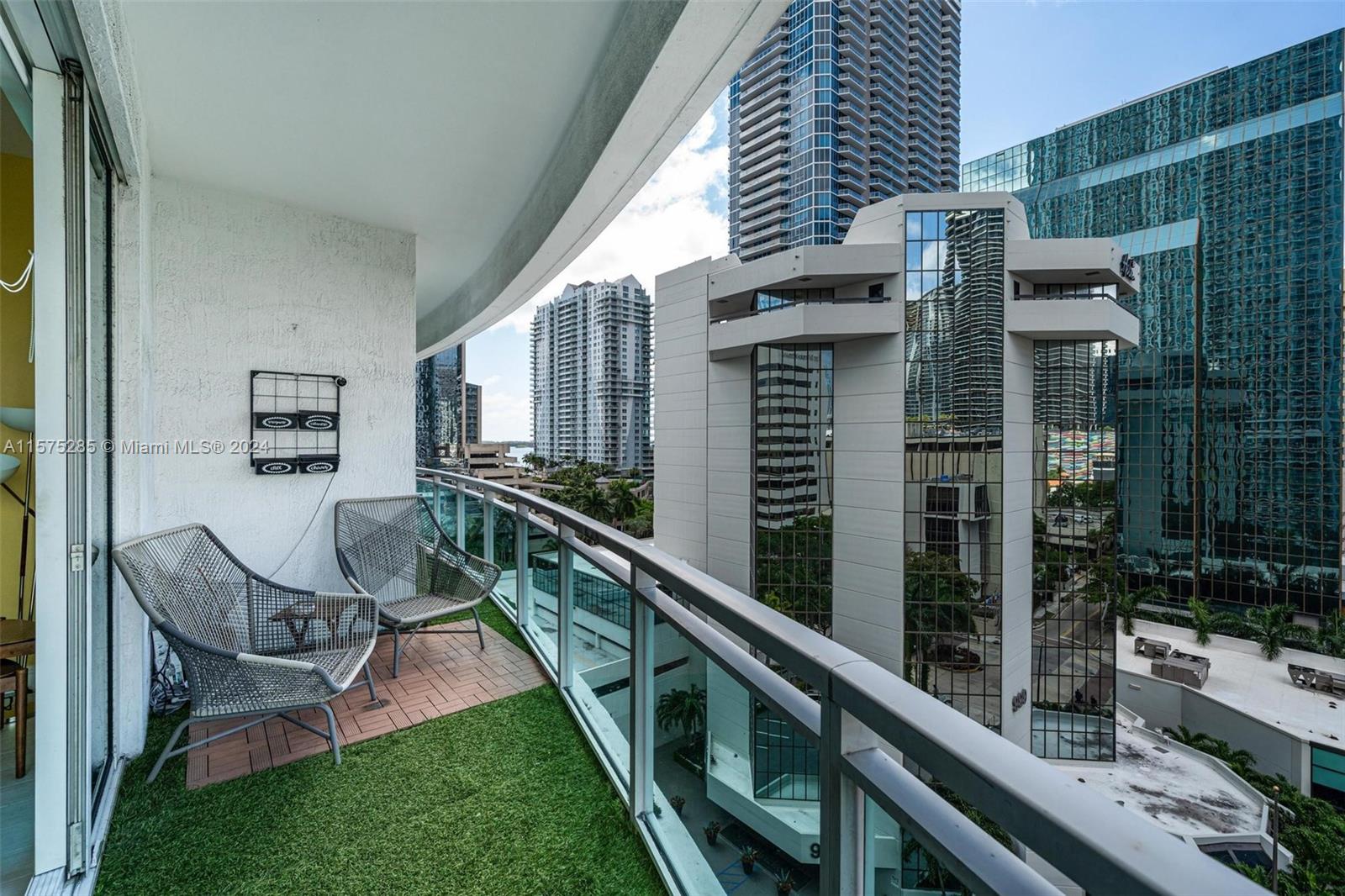 951 Brickell Ave # 911