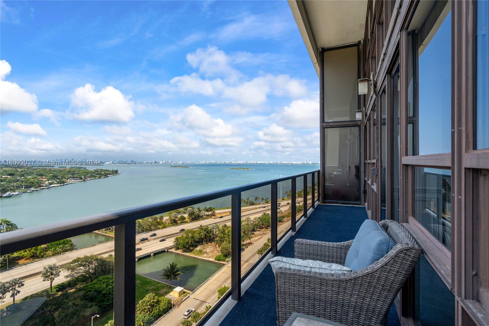 600 NE 36th St Unit: PH2