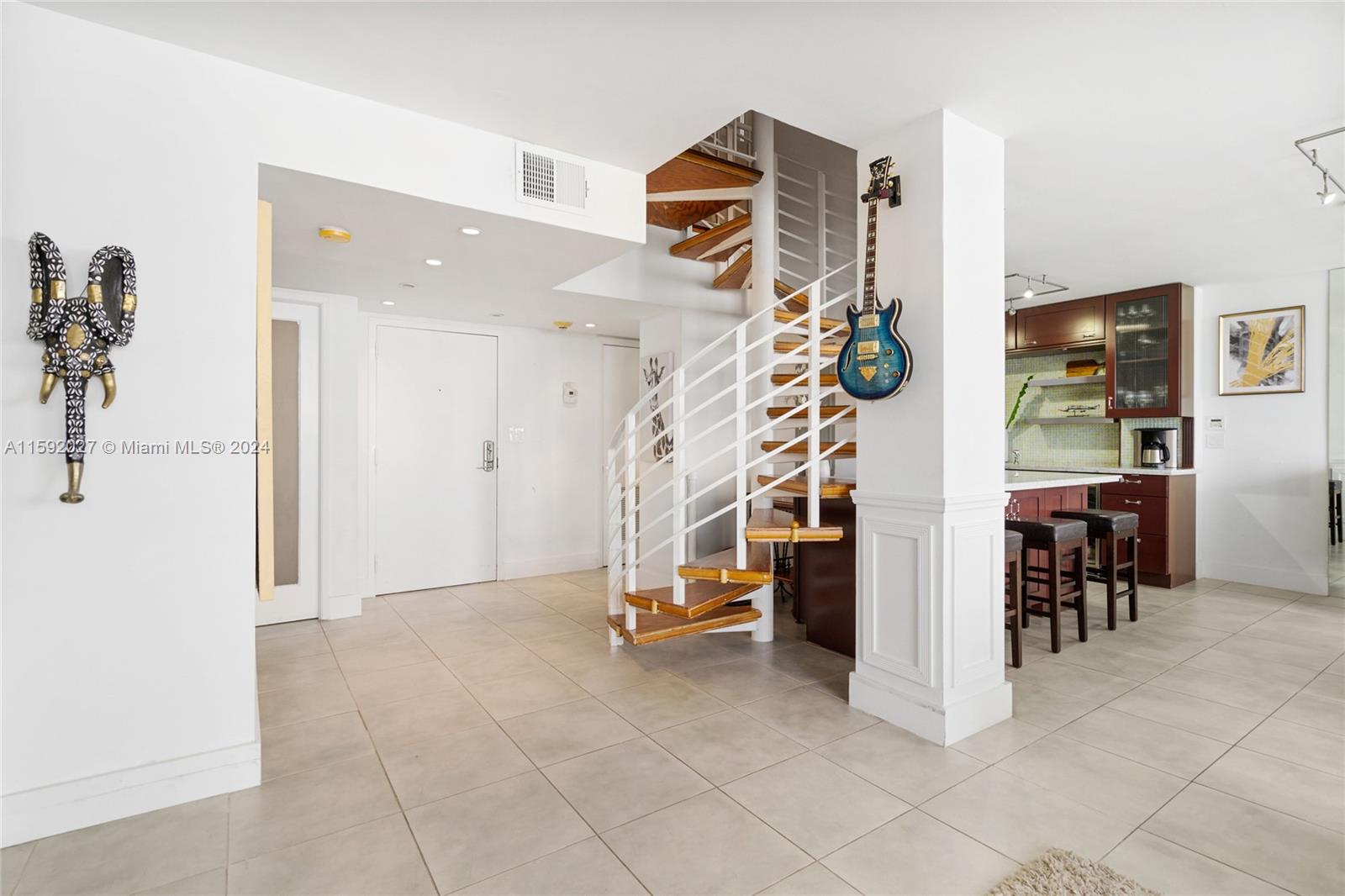 600 NE 36th St Unit: PH2