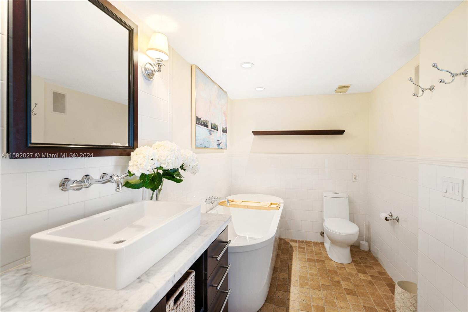 600 NE 36th St Unit: PH2