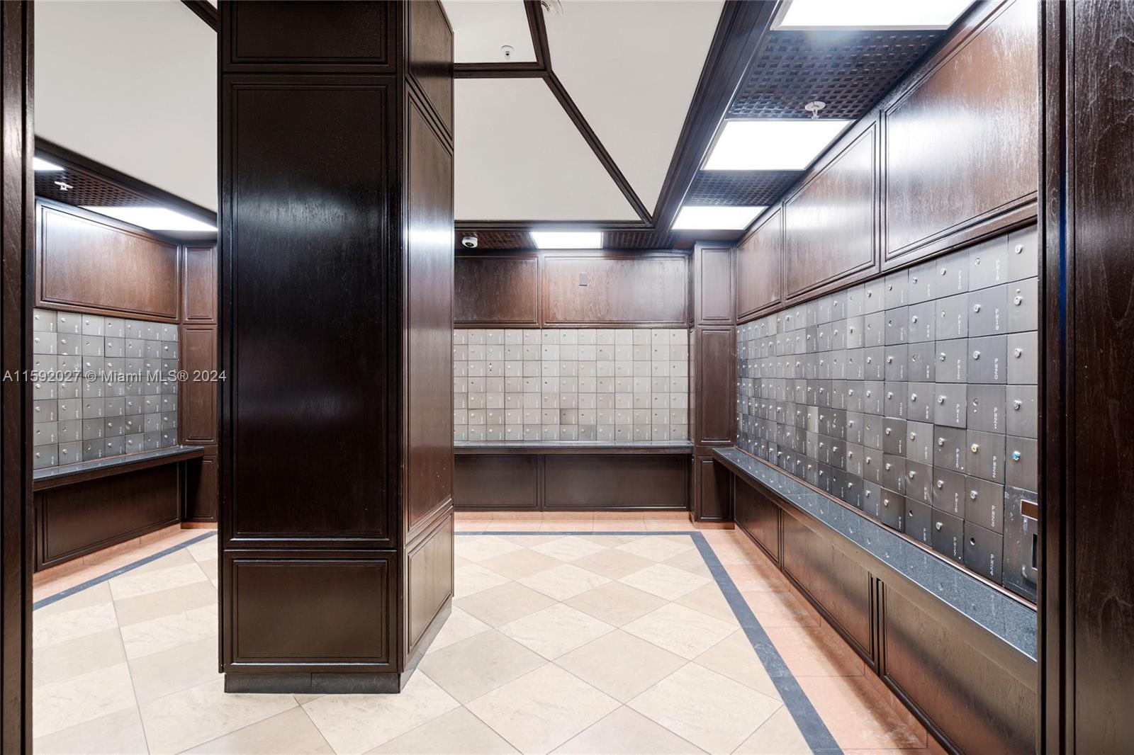 600 NE 36th St Unit: PH2