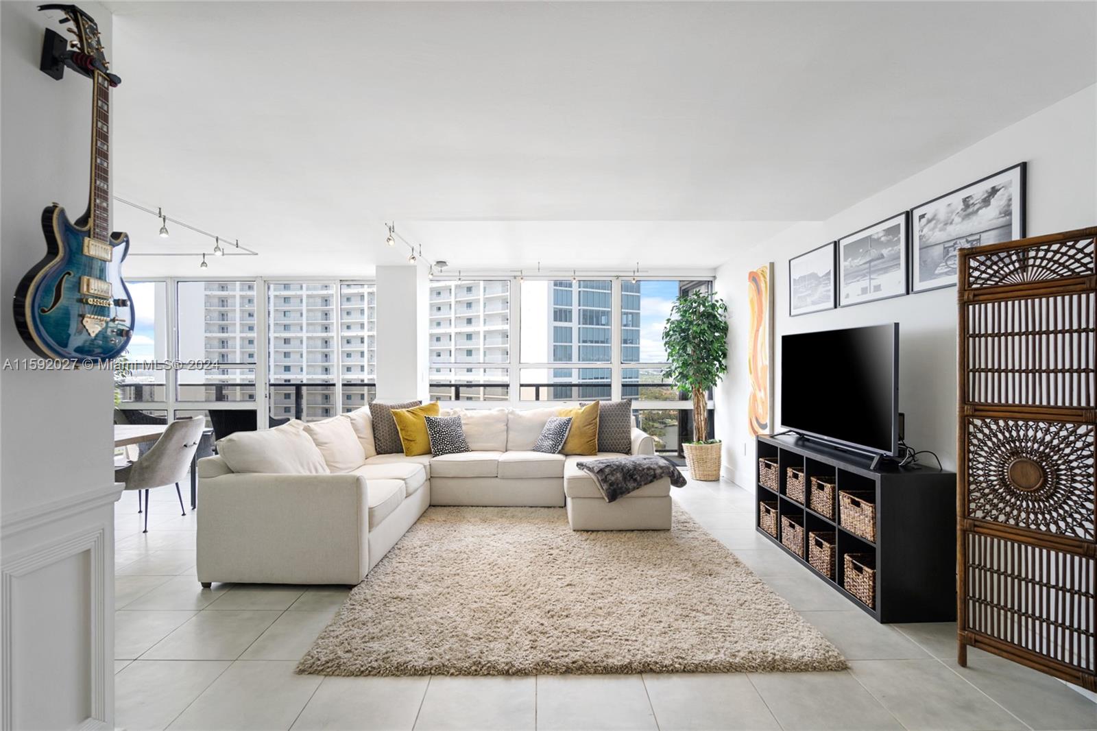 600 NE 36th St Unit: PH2