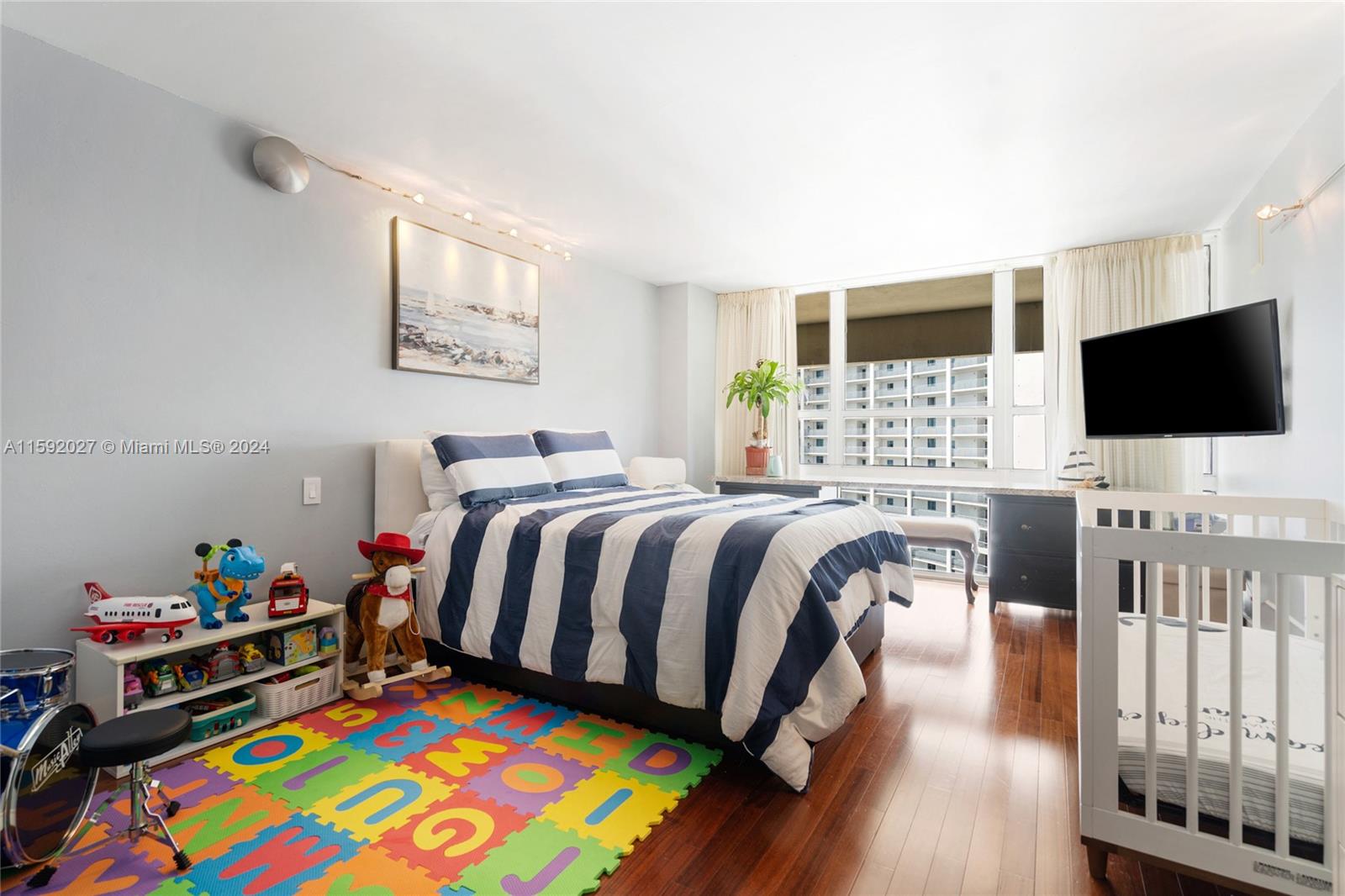 600 NE 36th St Unit: PH2