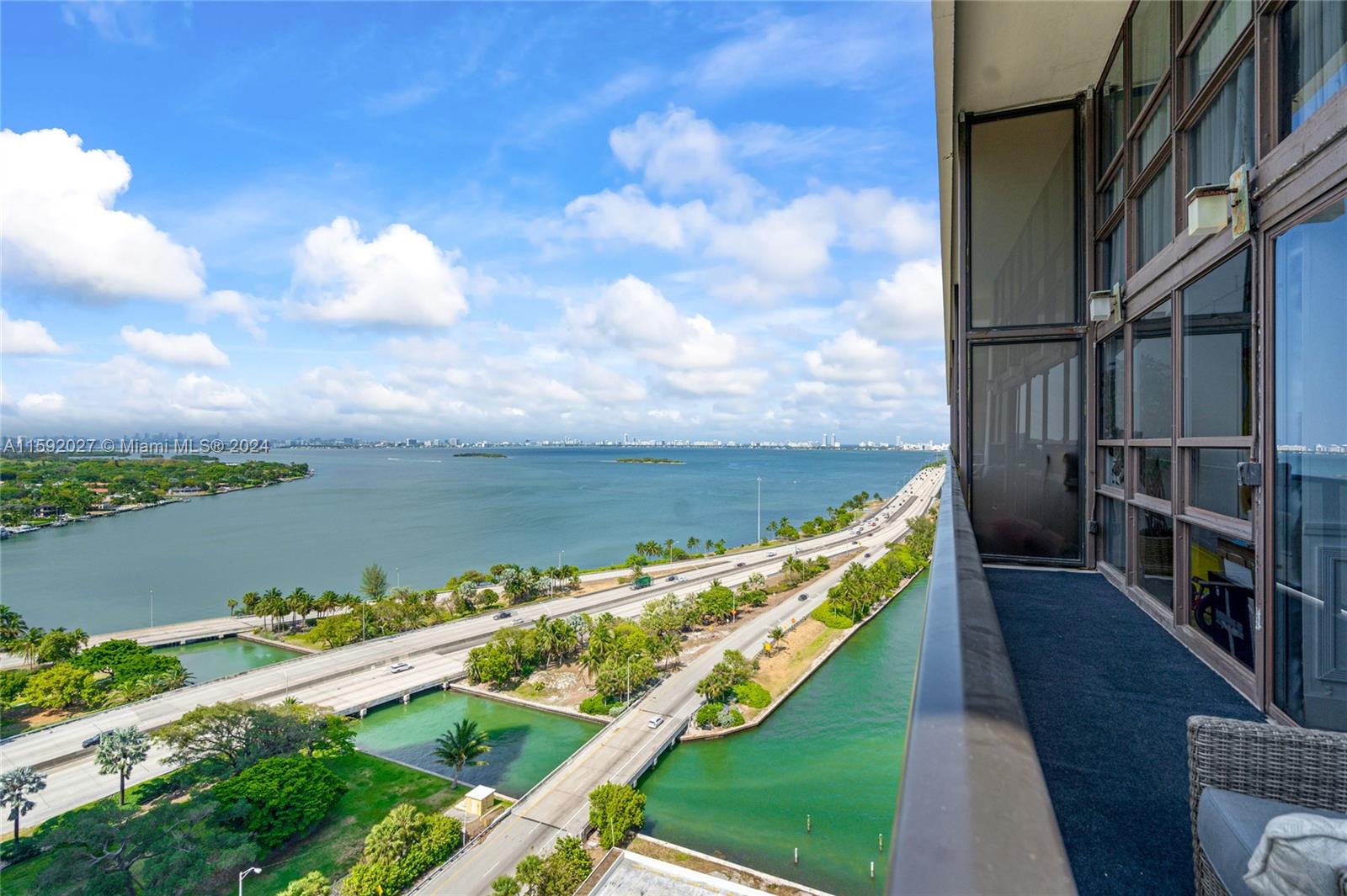 600 NE 36th St Unit: PH2