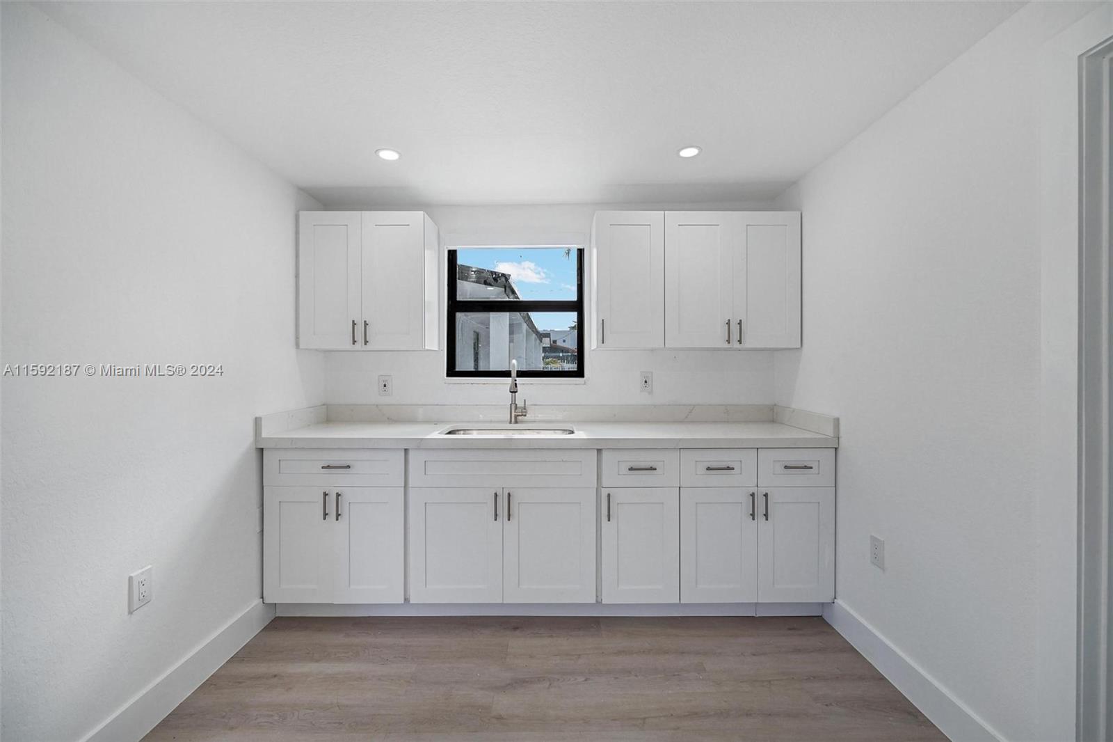 3427 NW 9th Ave