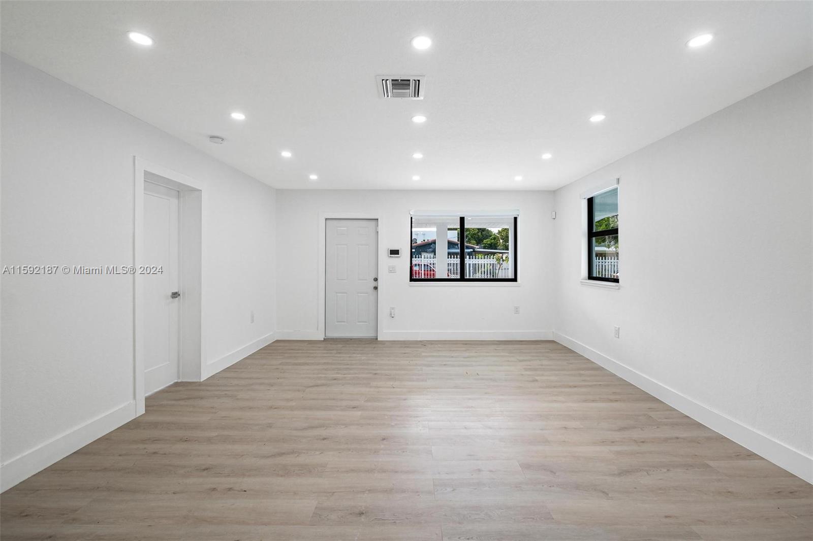 3427 NW 9th Ave