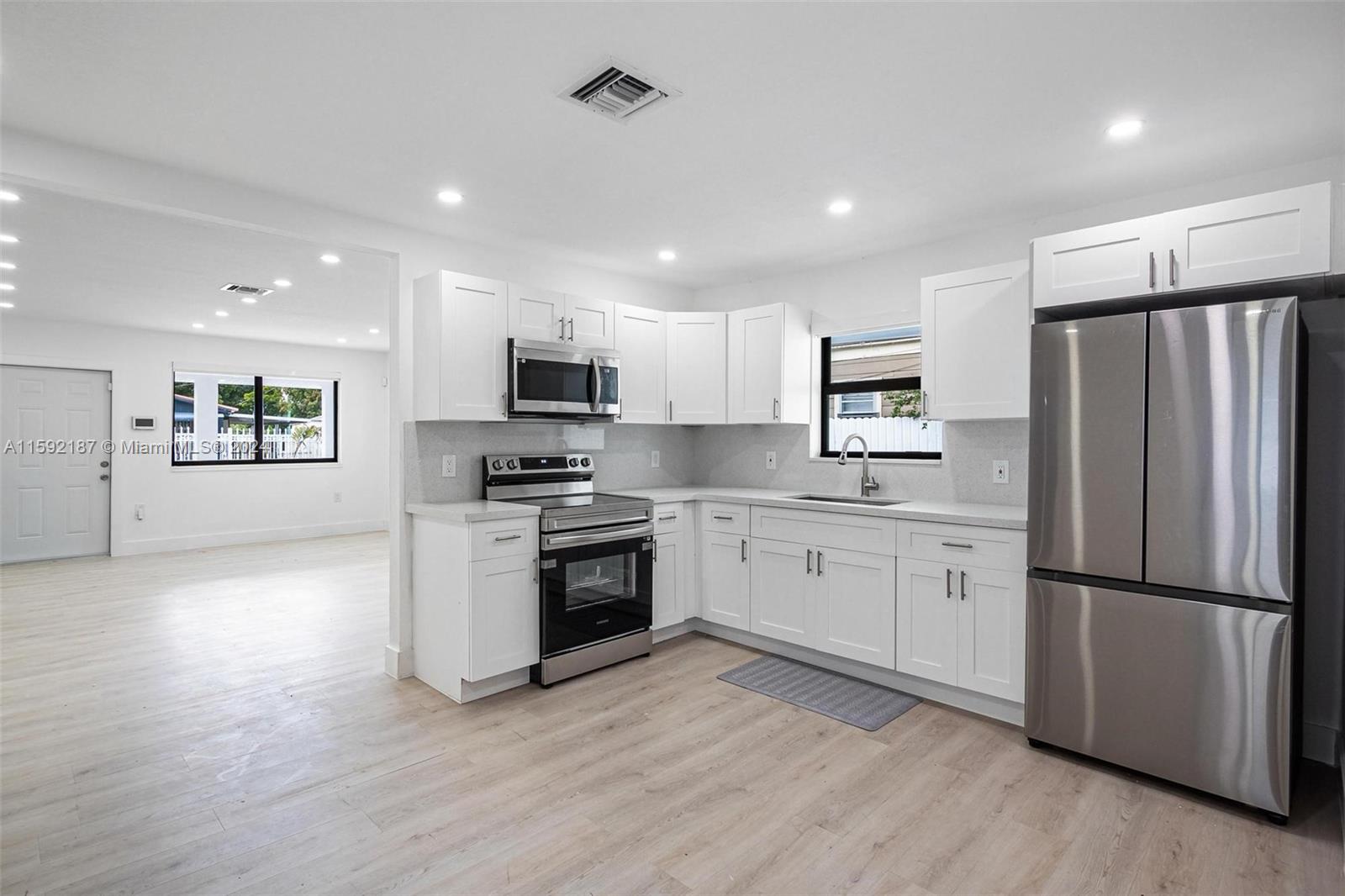 3427 NW 9th Ave