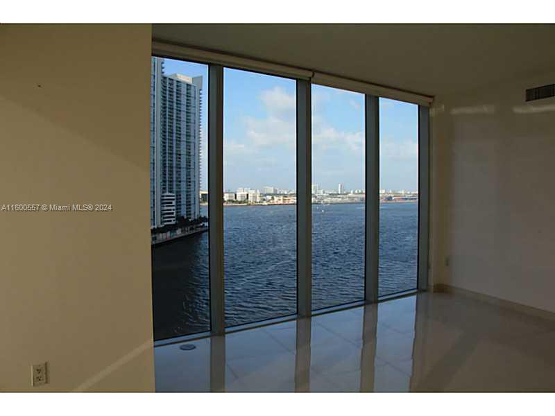 465 BRICKELL AV # 3002