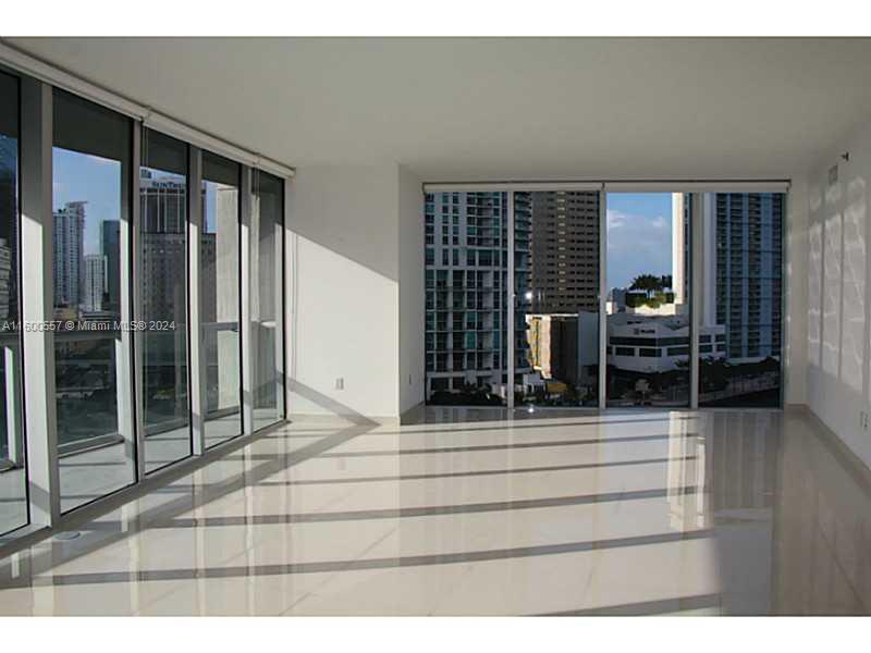 465 BRICKELL AV # 3002