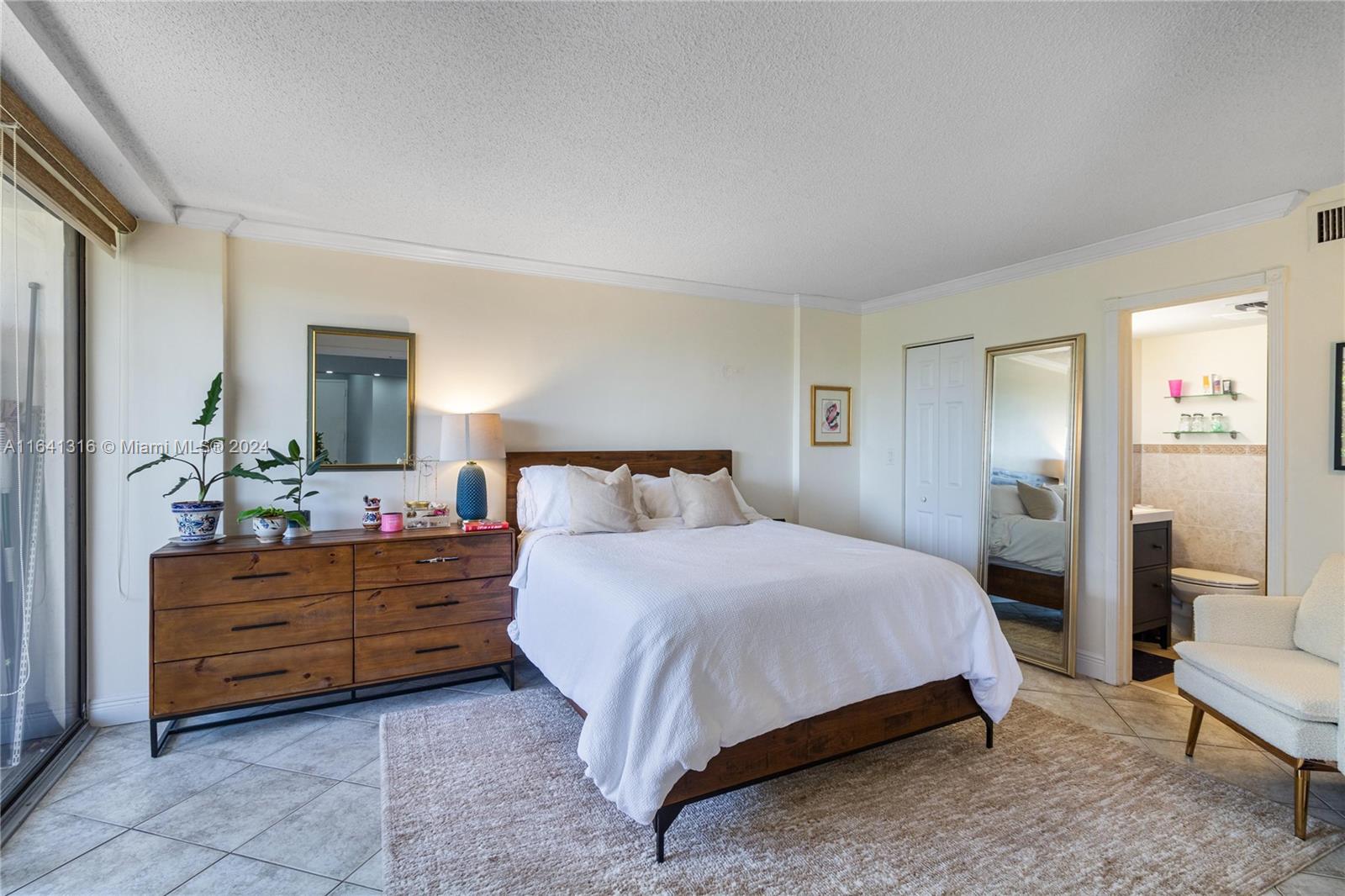 5701 Biscayne Blvd # 401