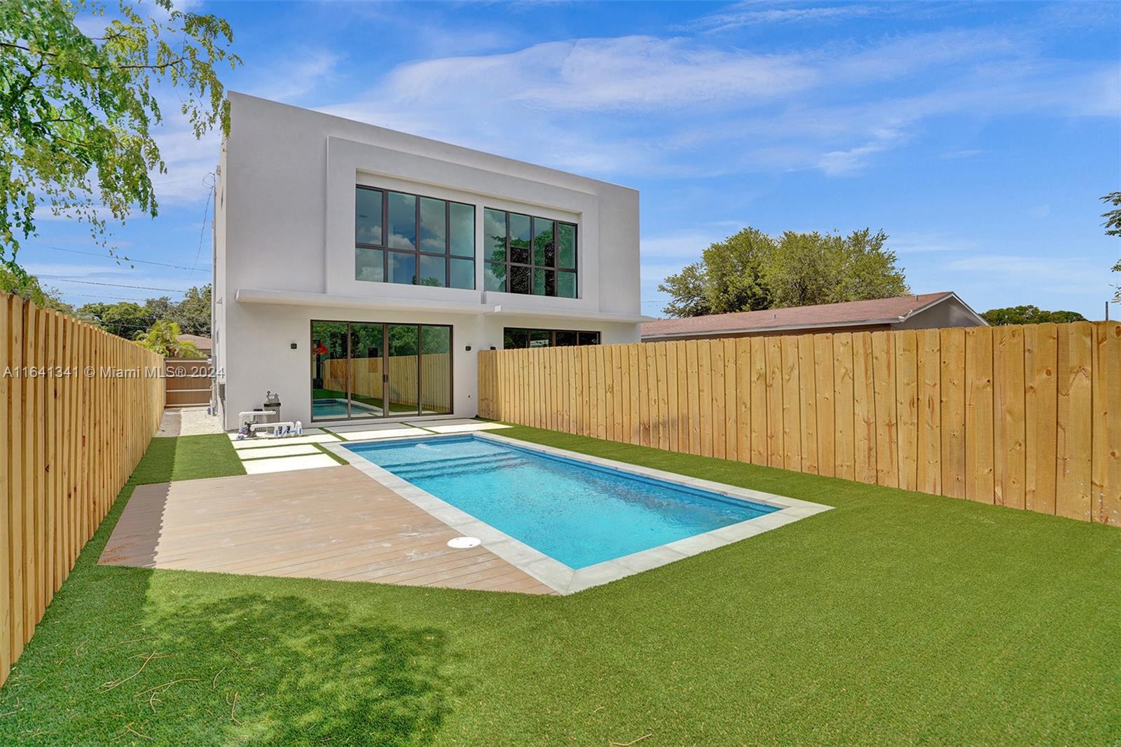 353 NW 50th St