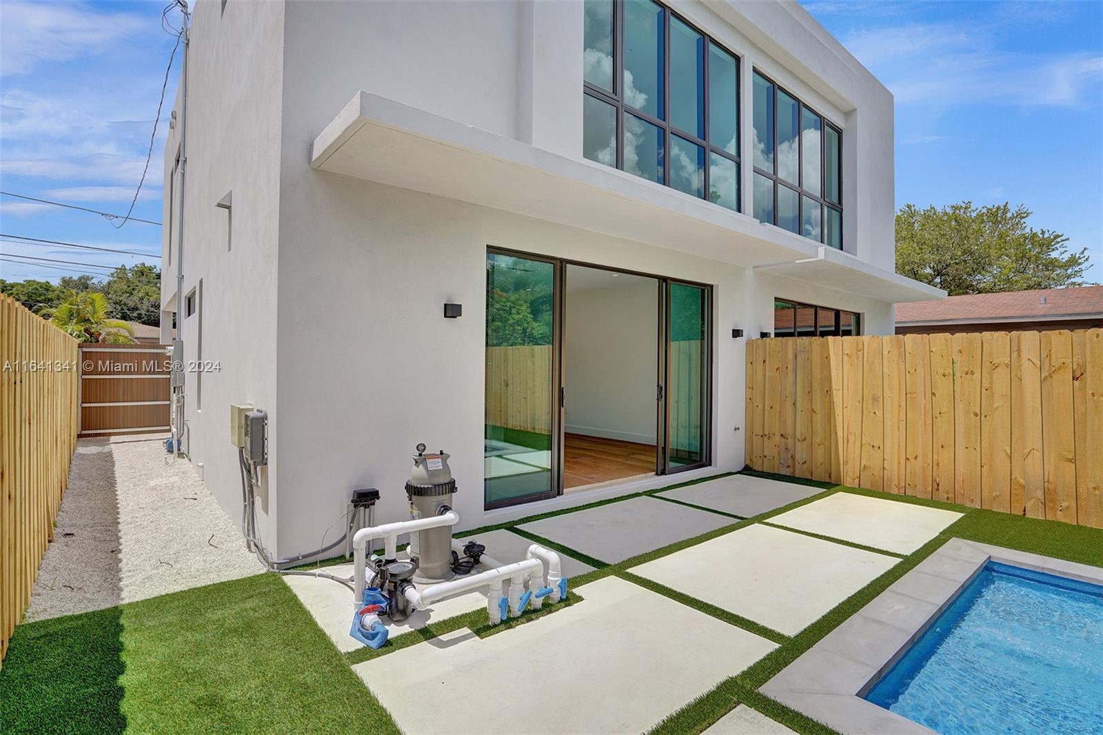 353 NW 50th St