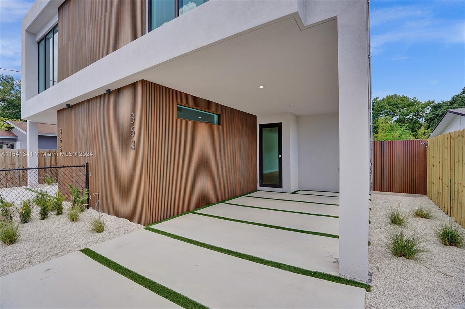 353 NW 50th St