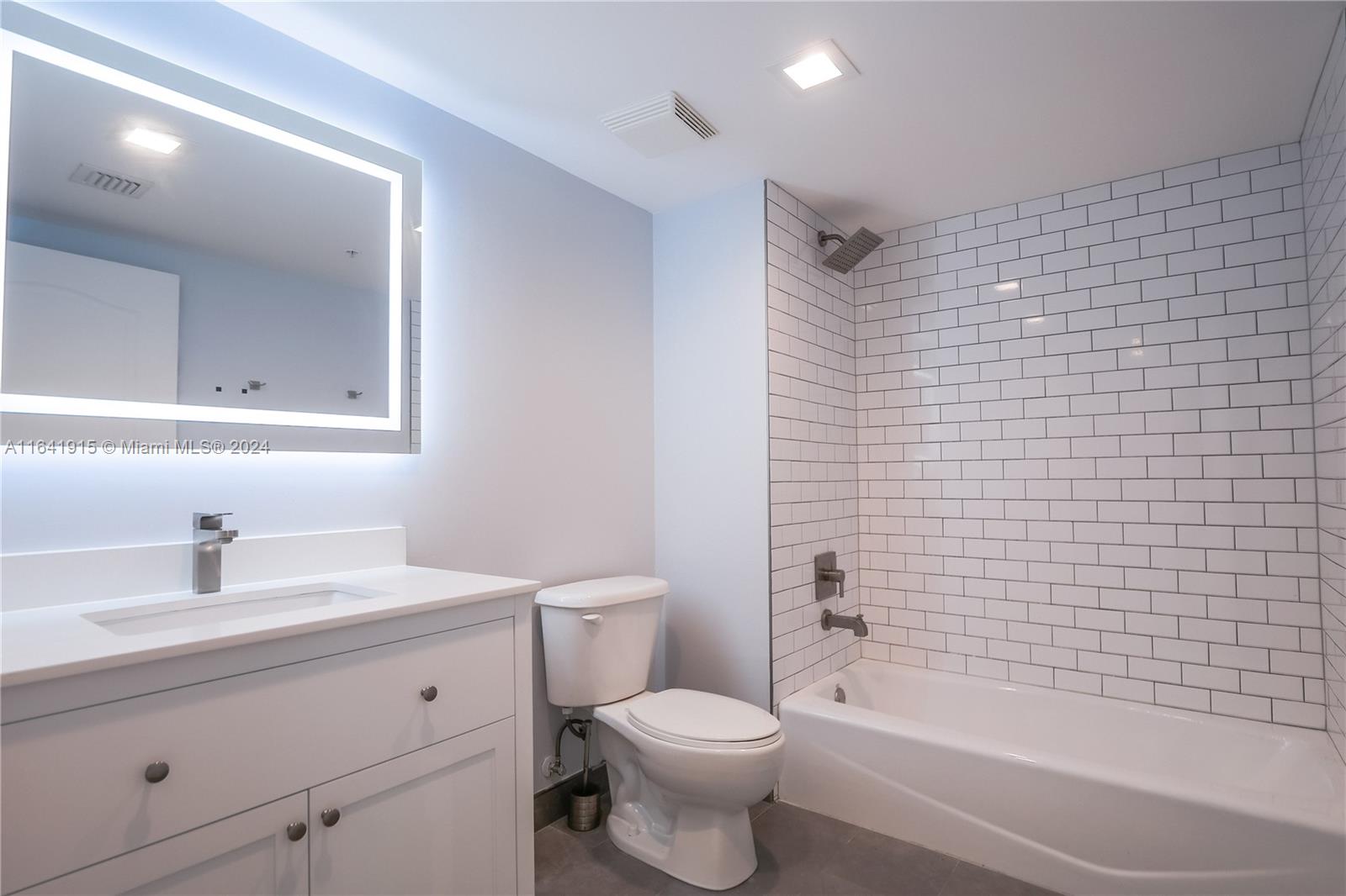 117 NW 42nd Ave # 912